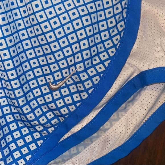 Nike Ladies Shorts   - Picture 2 of 4